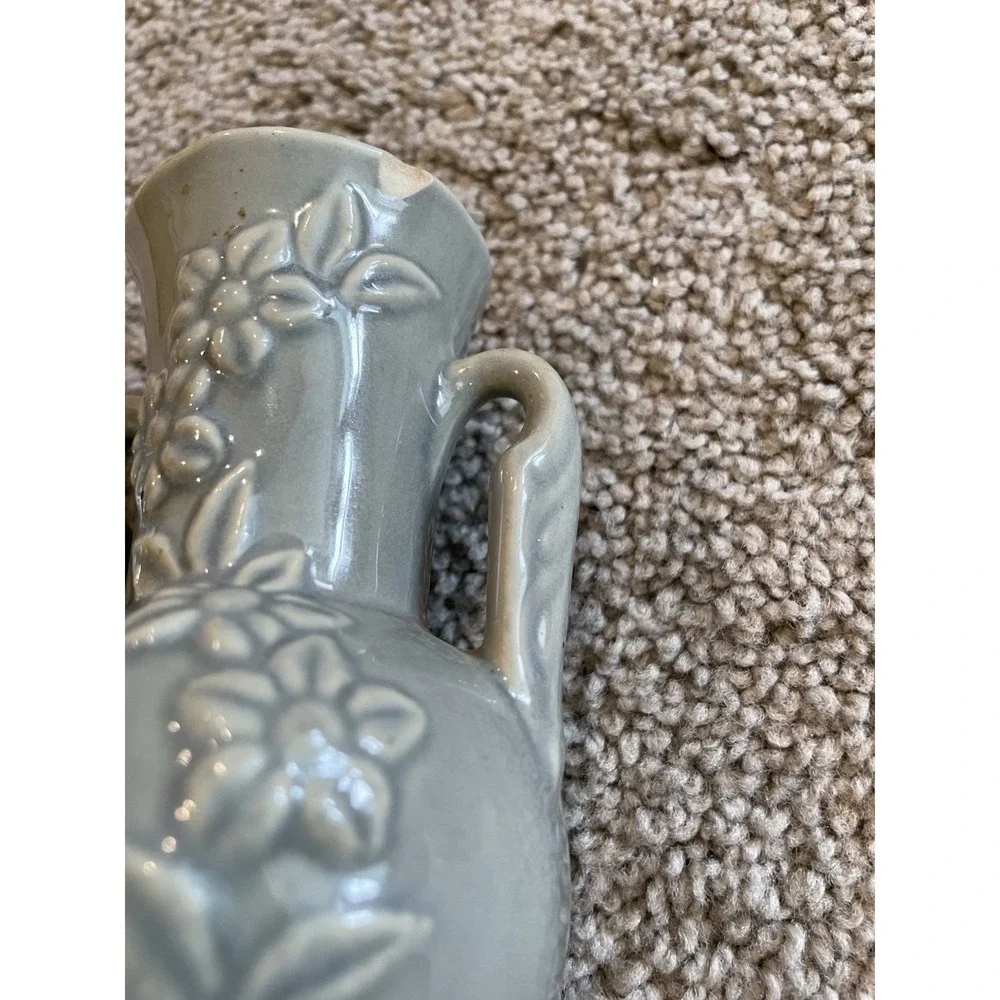 2 Vintage Shawnee Light Gray Floral‎ Vase 875 Daisy Chain Two Handles USA 5